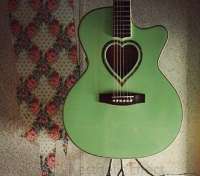 Green Love Guitar - thumbnail